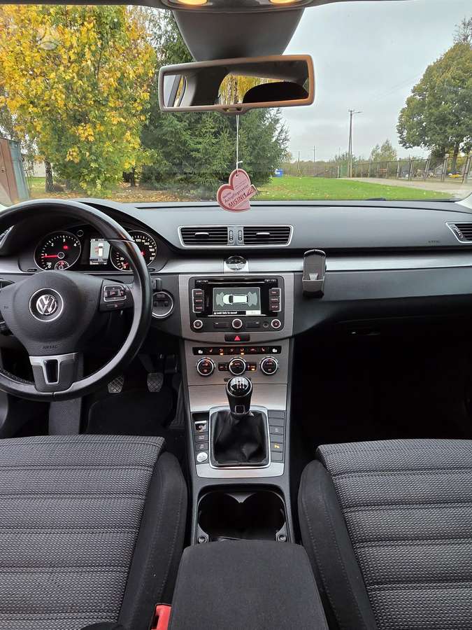 Volkswagen Passat 2013 — photo 7