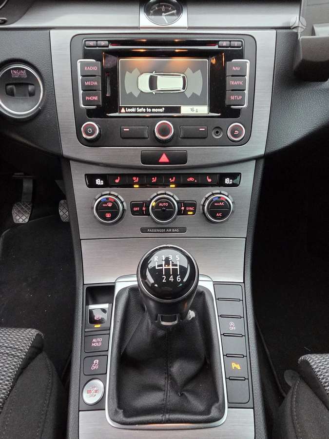 Volkswagen Passat 2013 — photo 8