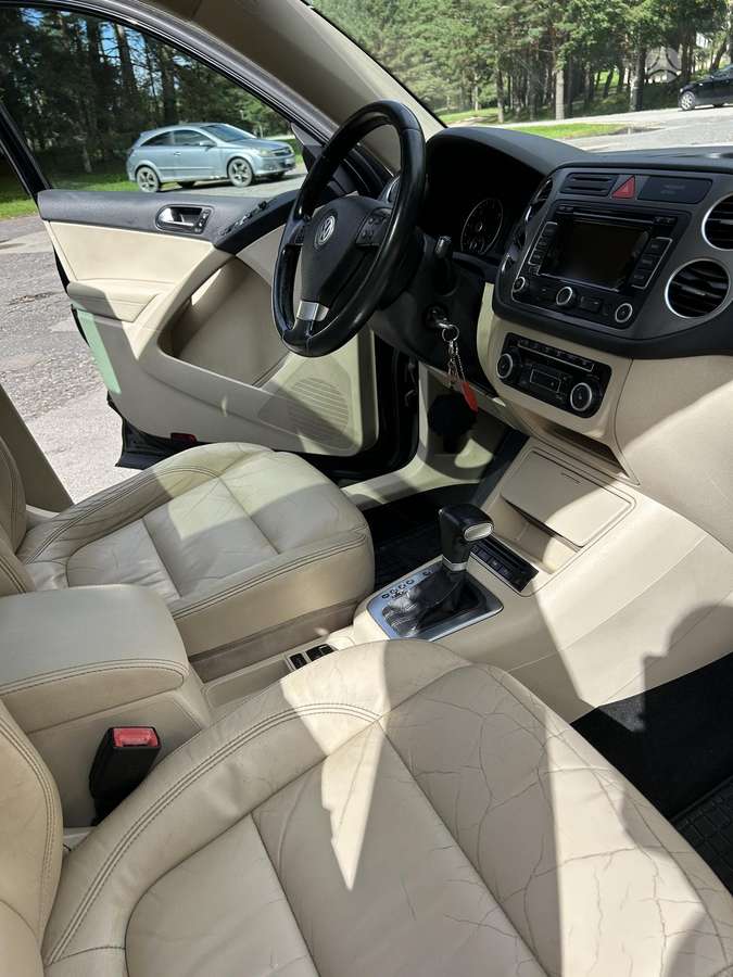 Volkswagen Tiguan 2010 — photo 10