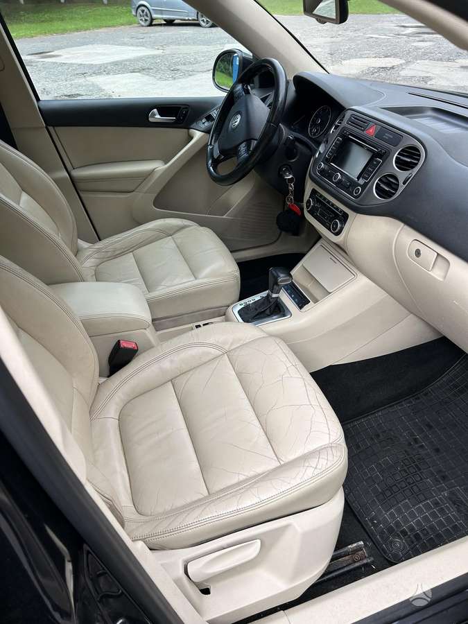 Volkswagen Tiguan 2010 — engine 1968 cm³, 140 HP (103kW)
