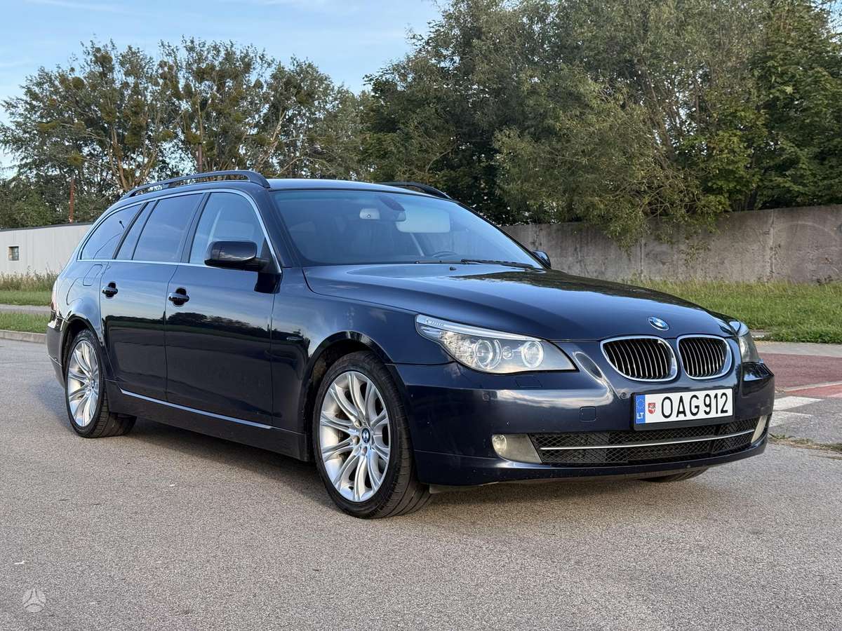 BMW 530 2007 — rear view