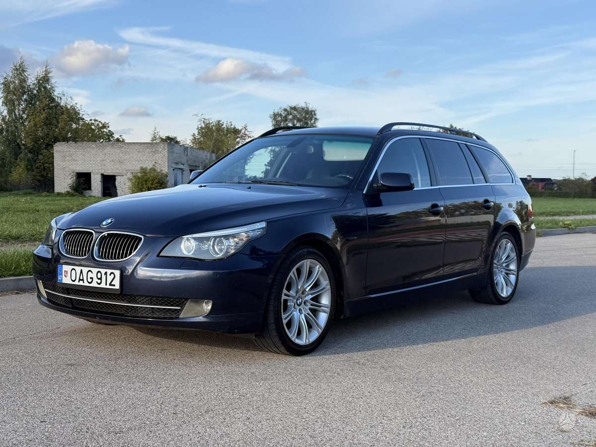 BMW 530 2007 — interior