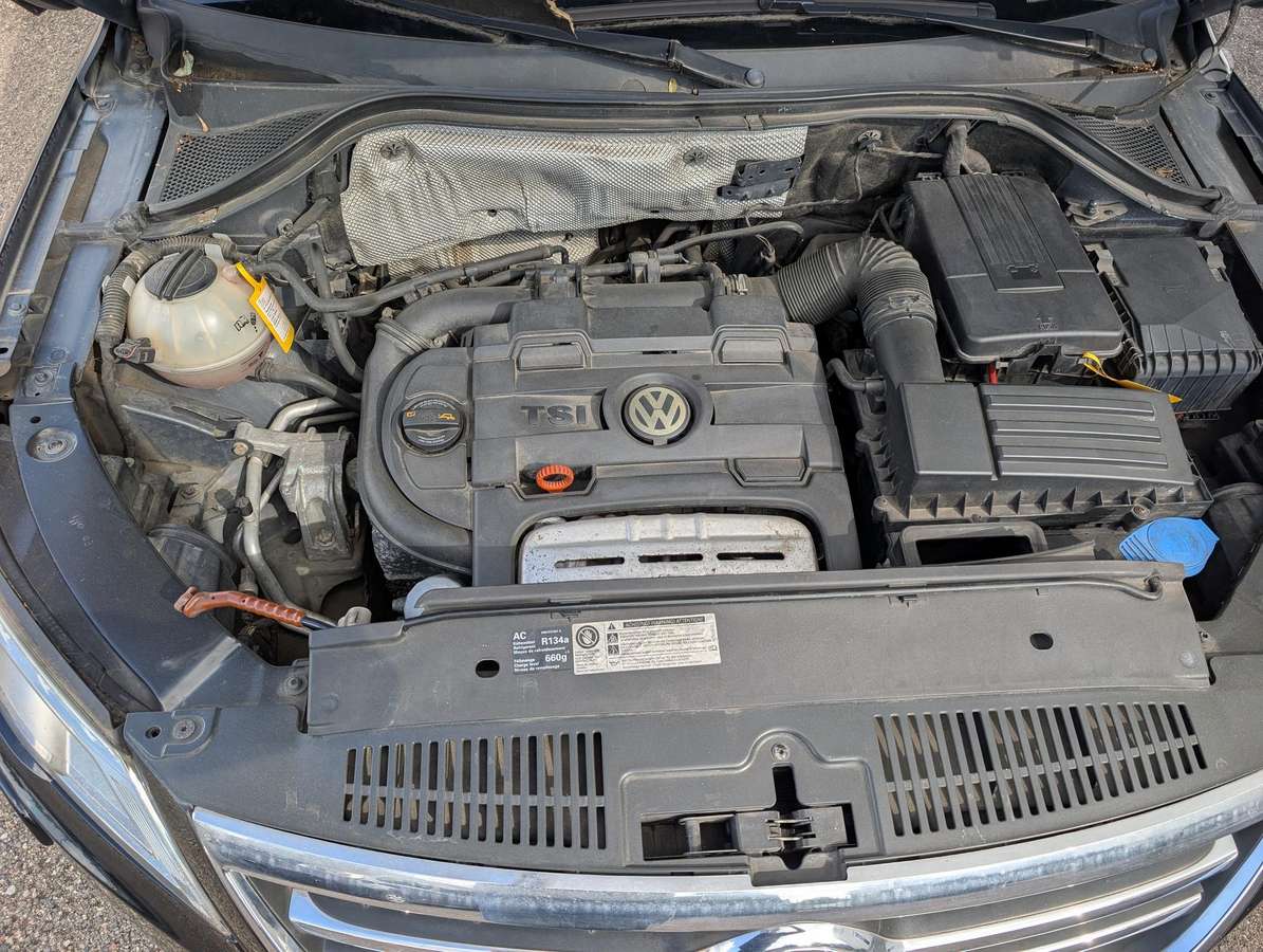 Volkswagen Tiguan 2010 — photo 15