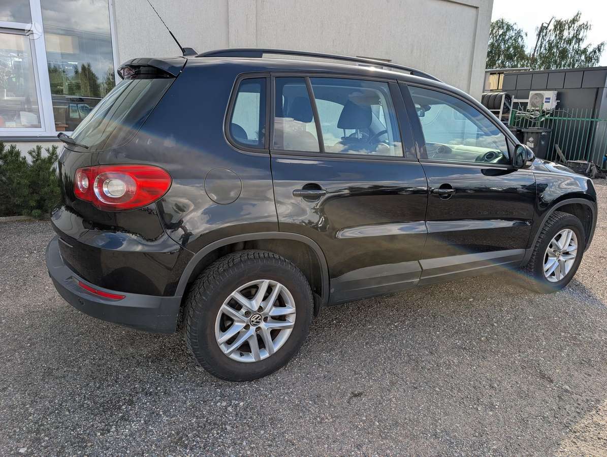 Volkswagen Tiguan 2010 — photo 17