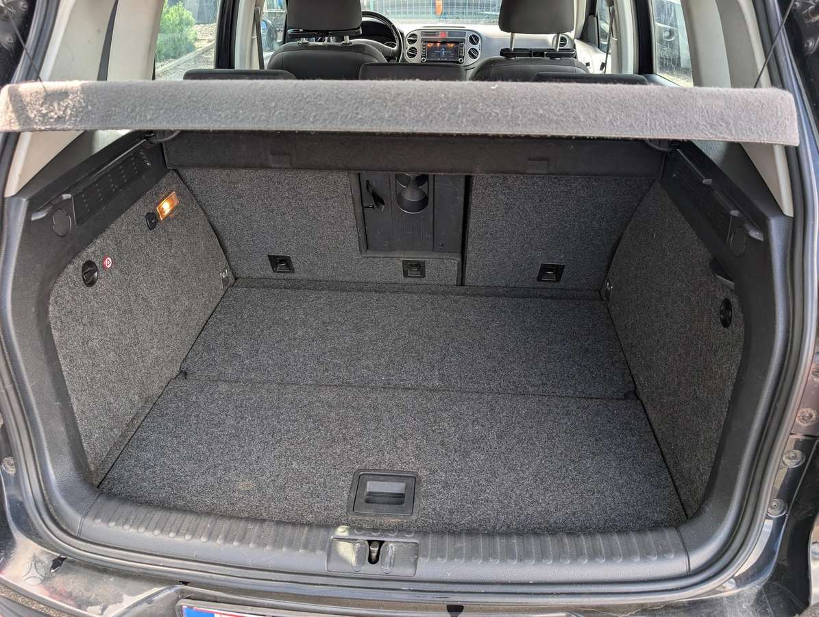 Volkswagen Tiguan 2010 — photo 24