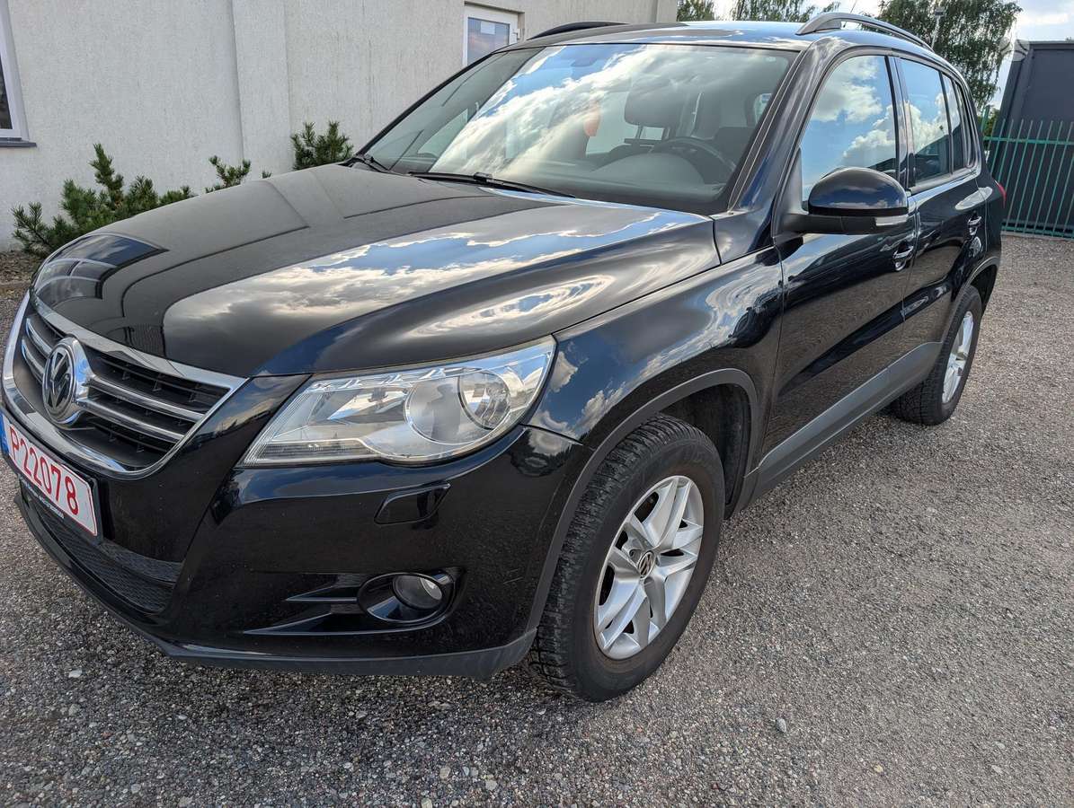 Volkswagen Tiguan 2010 — interior