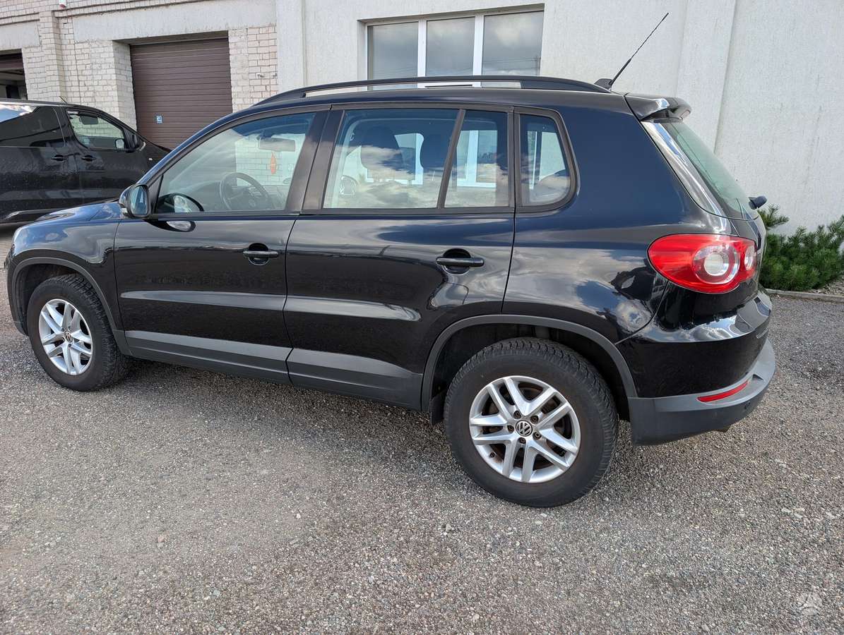 Volkswagen Tiguan 2010 — photo 8