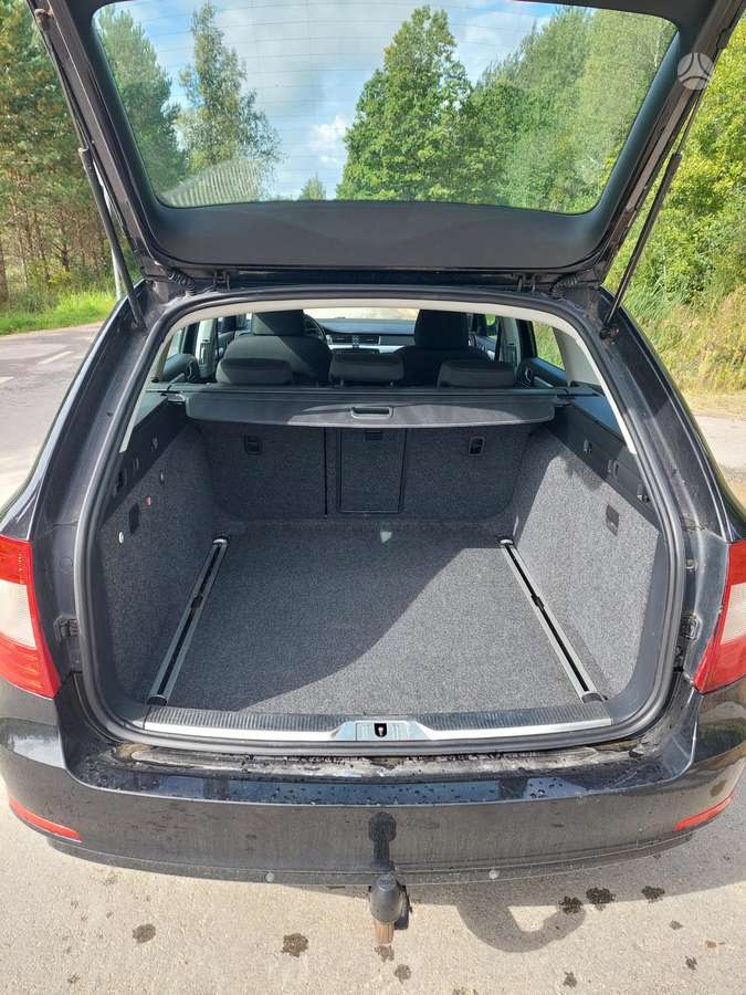 Skoda Superb 2011 — photo 13