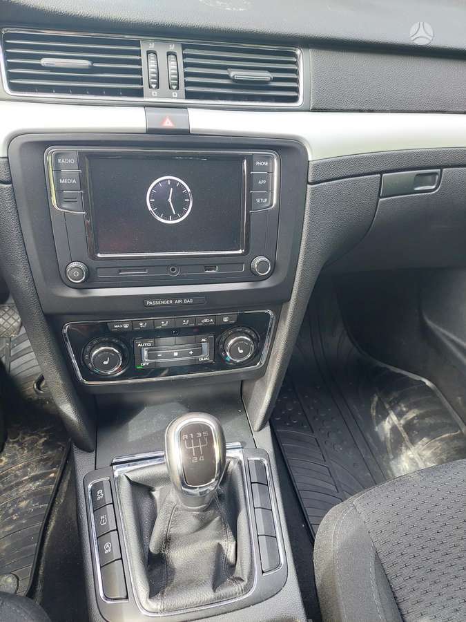 Skoda Superb 2011 — photo 19