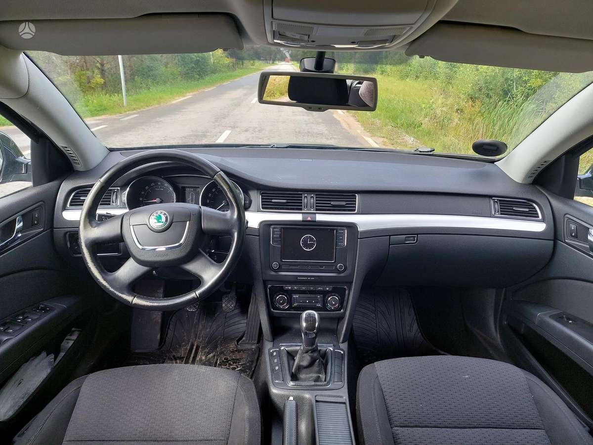 Skoda Superb 2011 — photo 20