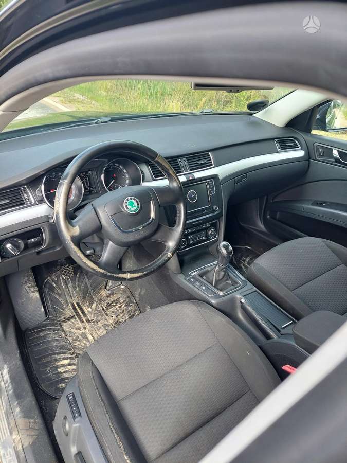 Skoda Superb 2011 — photo 21