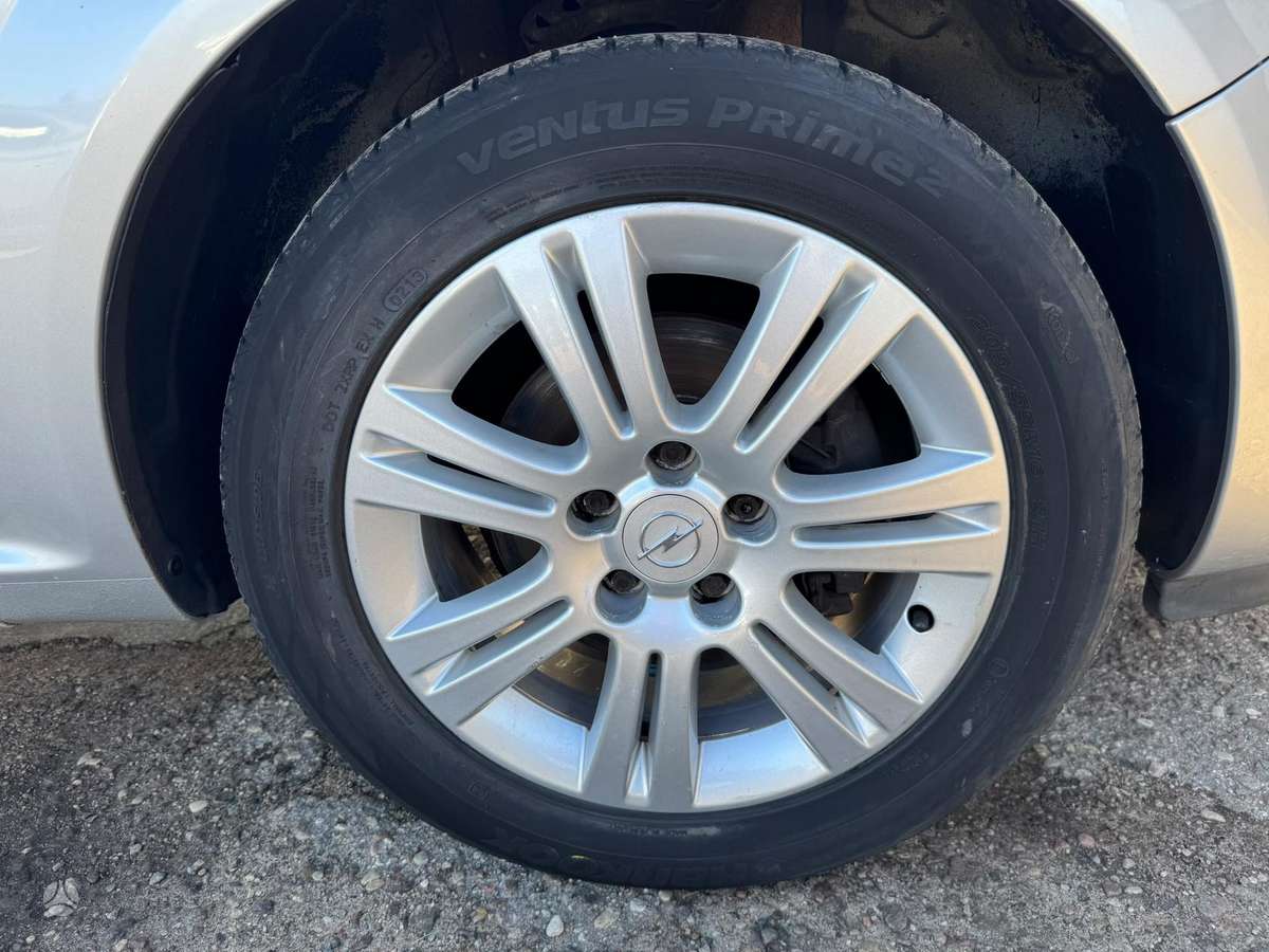 Opel Zafira 2013 — photo 18