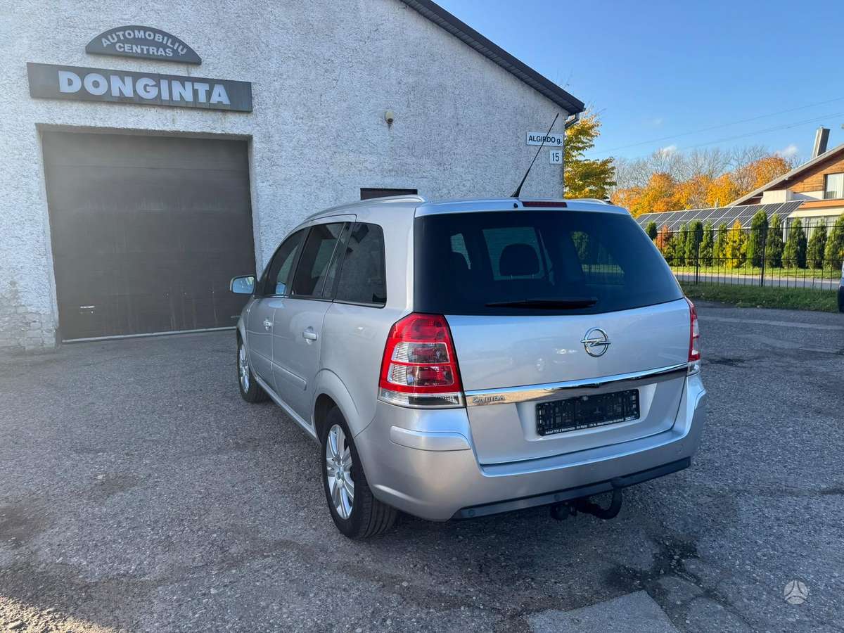 Opel Zafira 2013 — photo 6