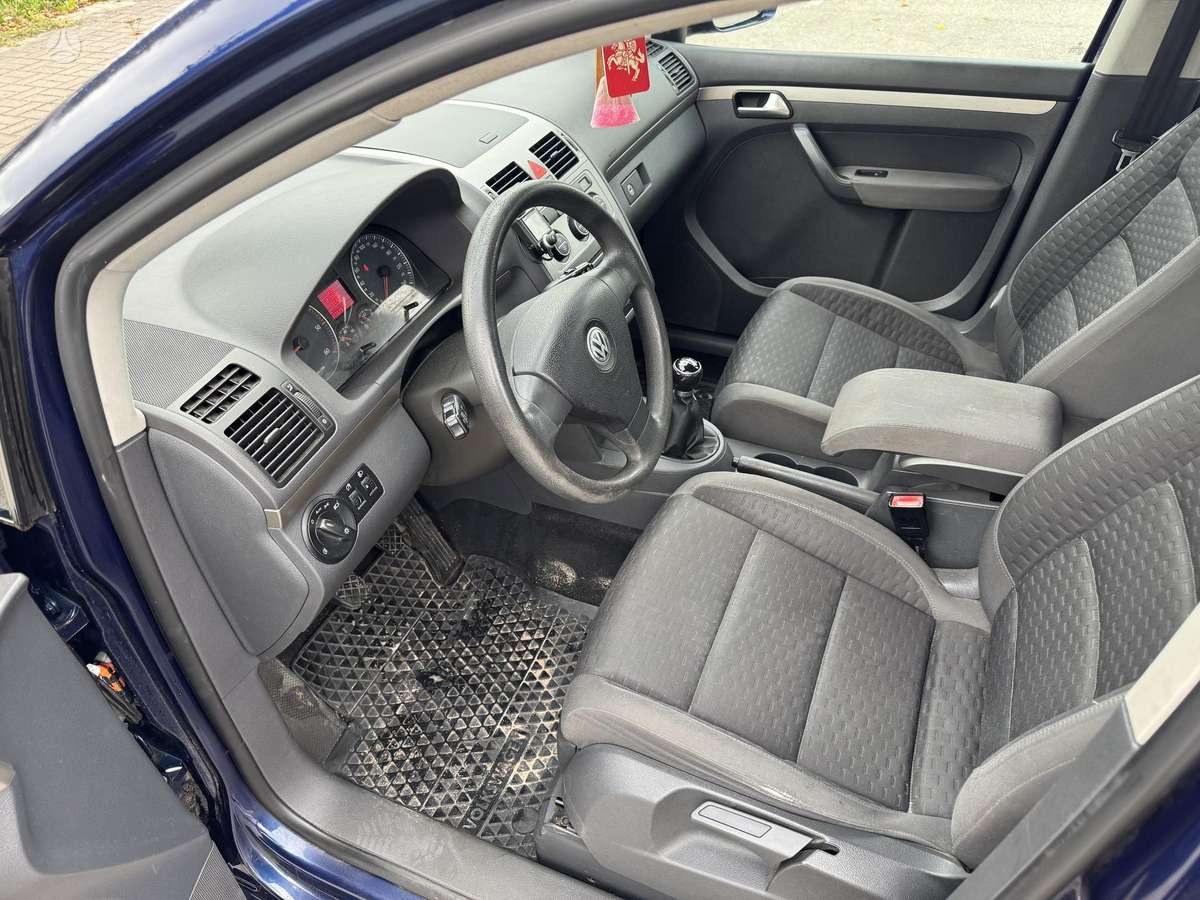 Volkswagen Touran 2008 — photo 11