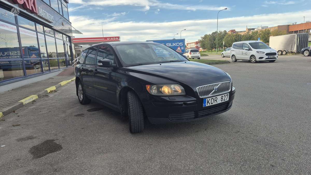 Volvo V50 2007 — rear view