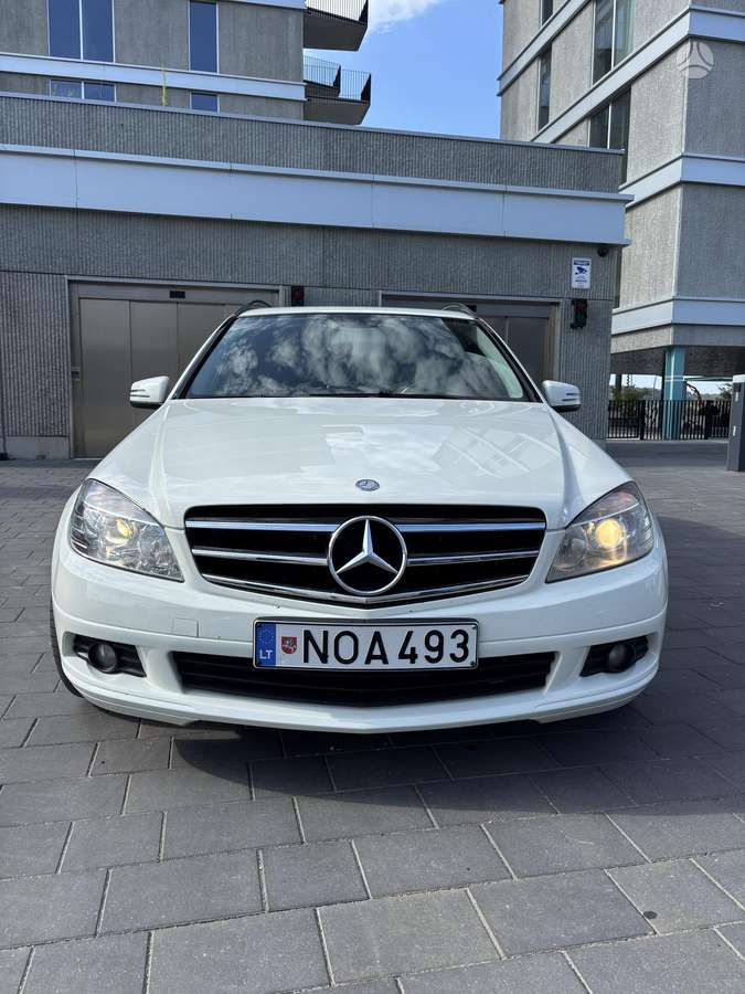 Mercedes-Benz C200 2011 — двигун 2200 cm³, 136 HP (100kW)