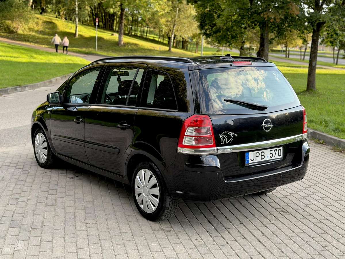 Opel Zafira 2010 — фото 5