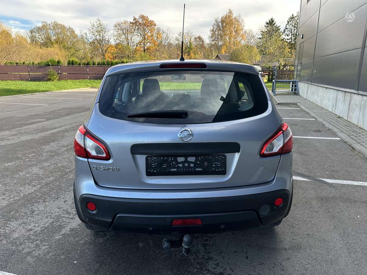 Nissan Qashqai 2011 — engine 1600 cm³, 117 HP (86kW)