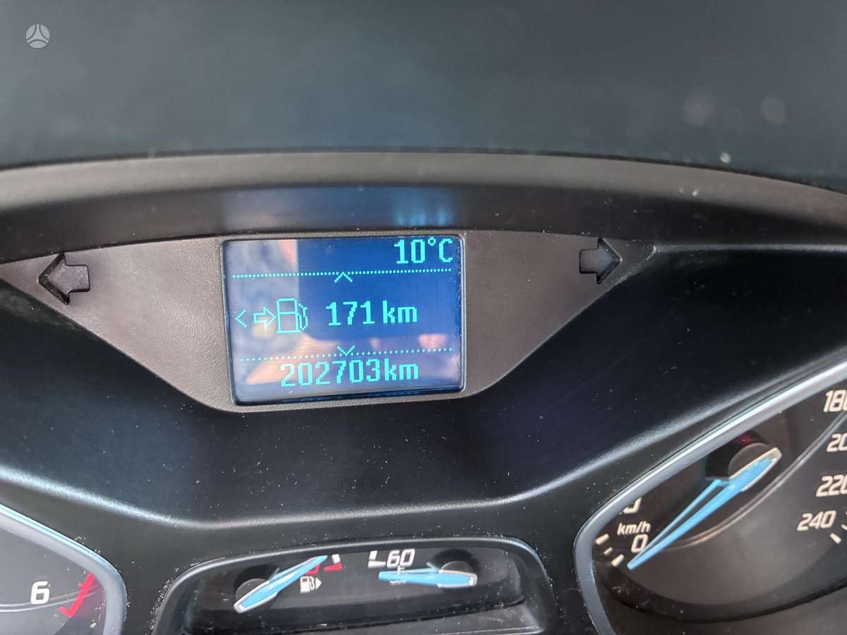 Ford Grand 2015 — photo 16