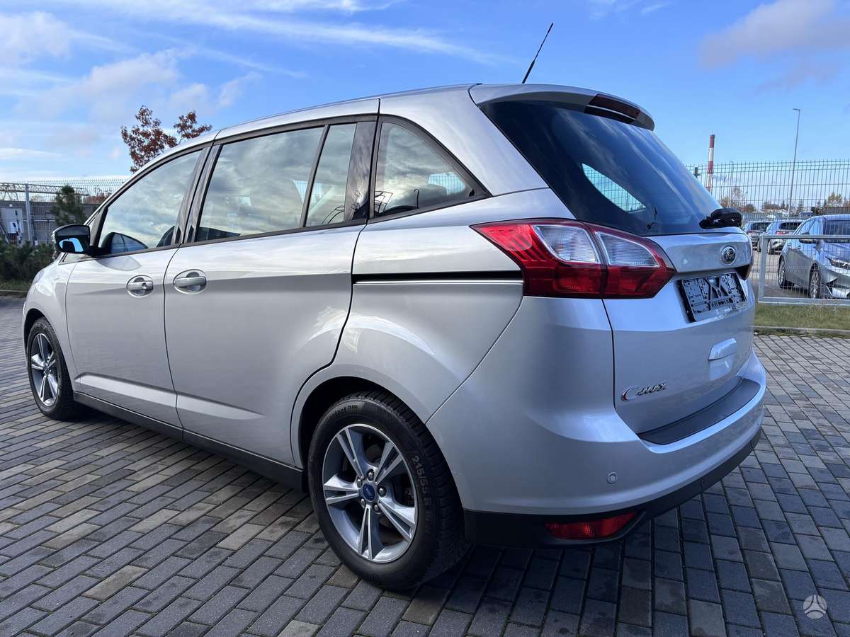 Ford Grand 2015 — interior