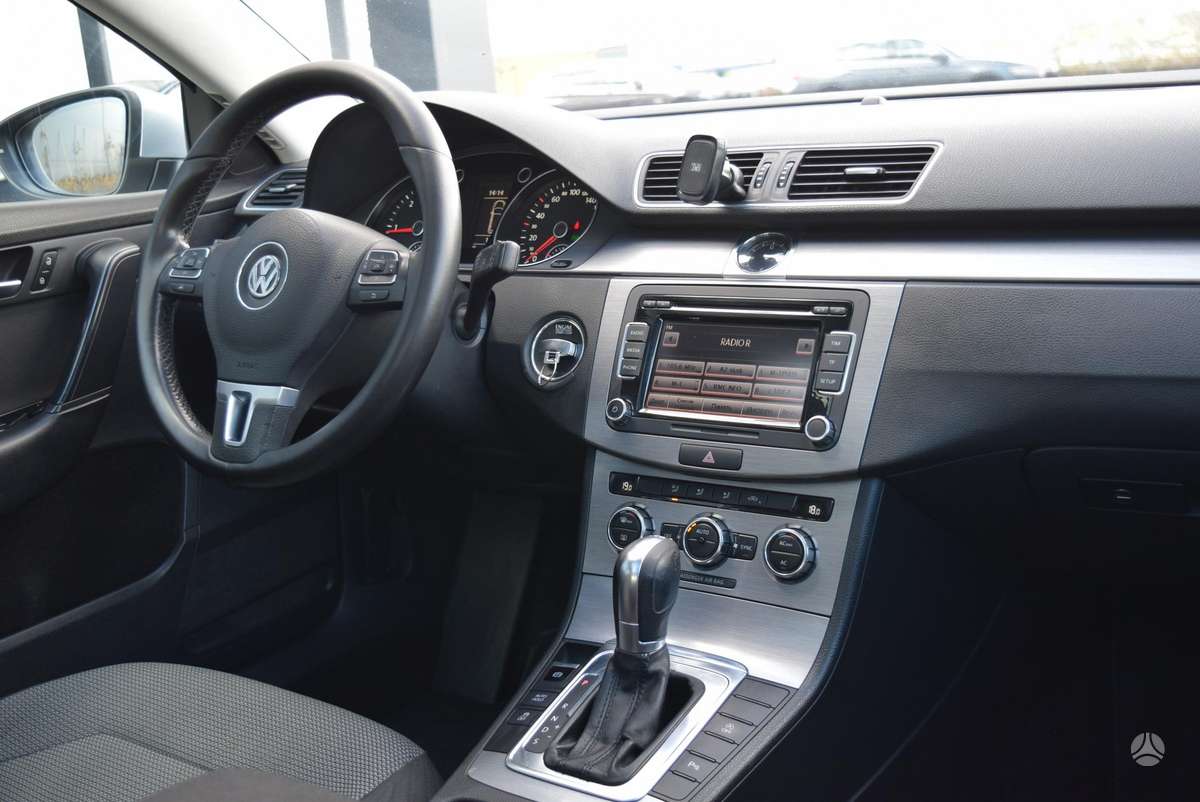 Volkswagen Passat 2012 — photo 10