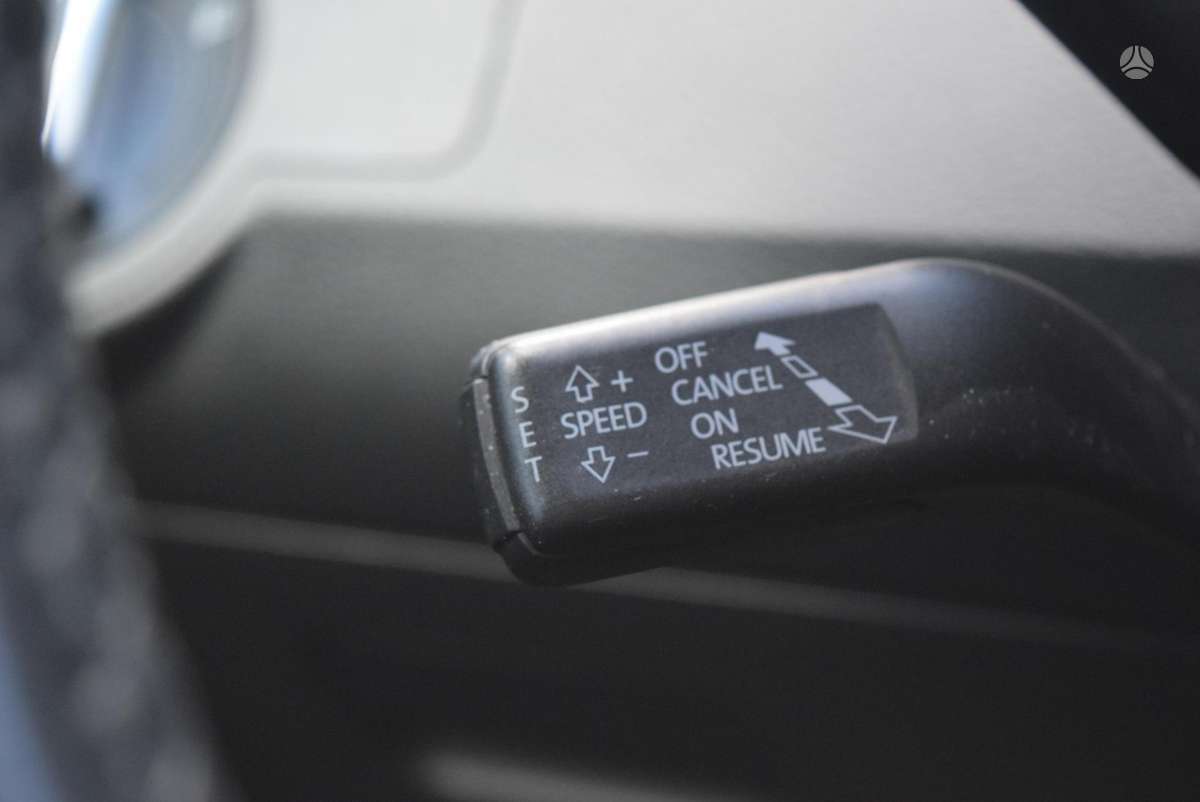 Volkswagen Passat 2012 — photo 16