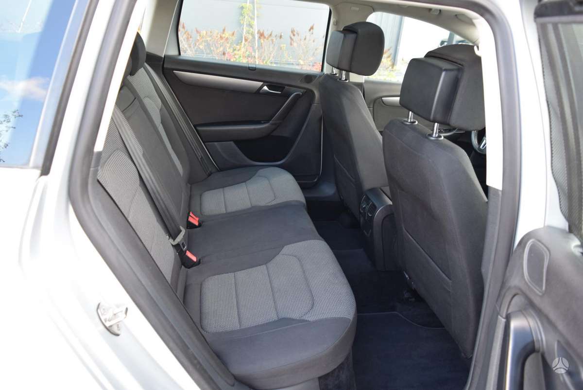 Volkswagen Passat 2012 — photo 8