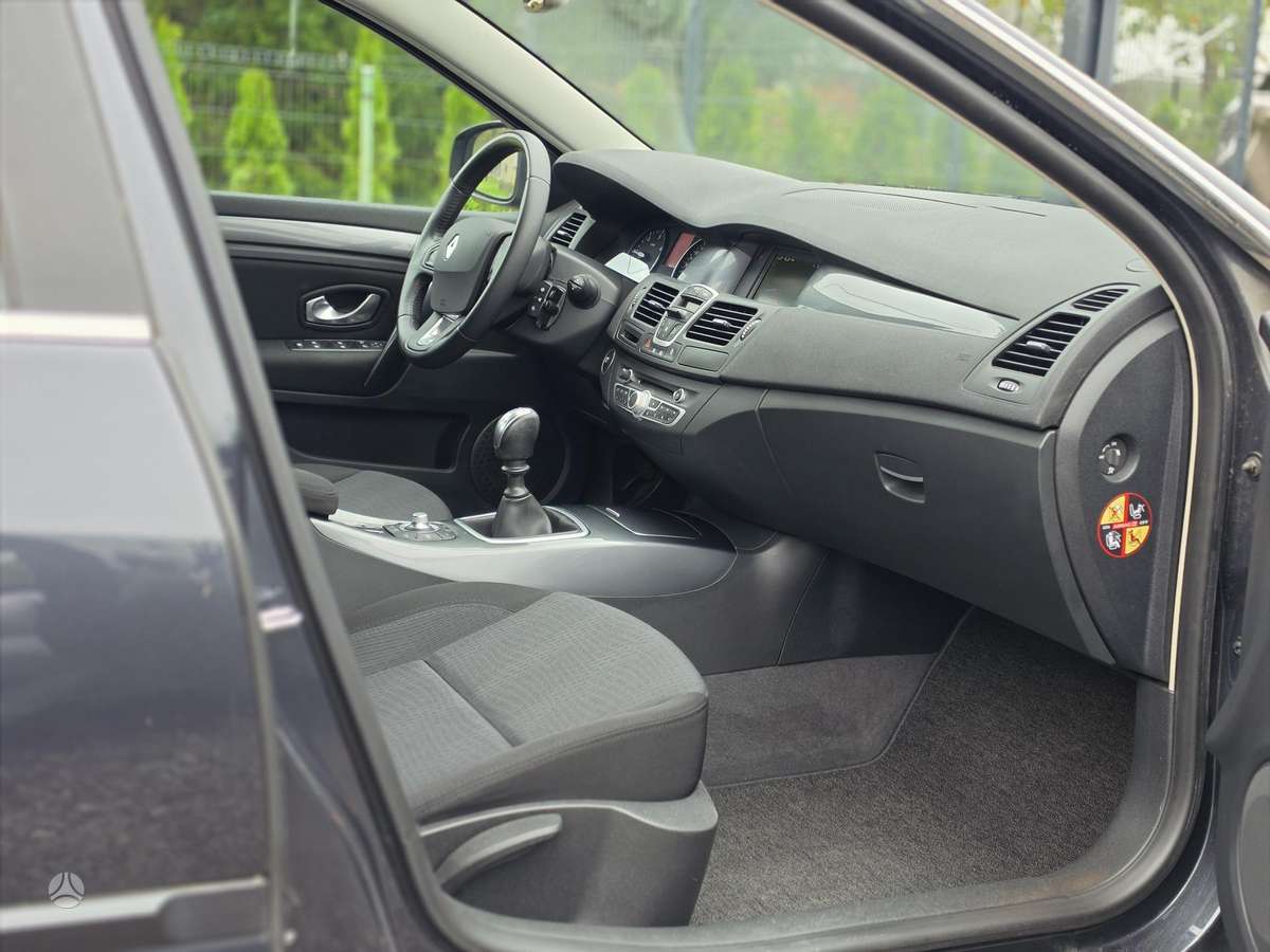 Renault Laguna 2010 — photo 14