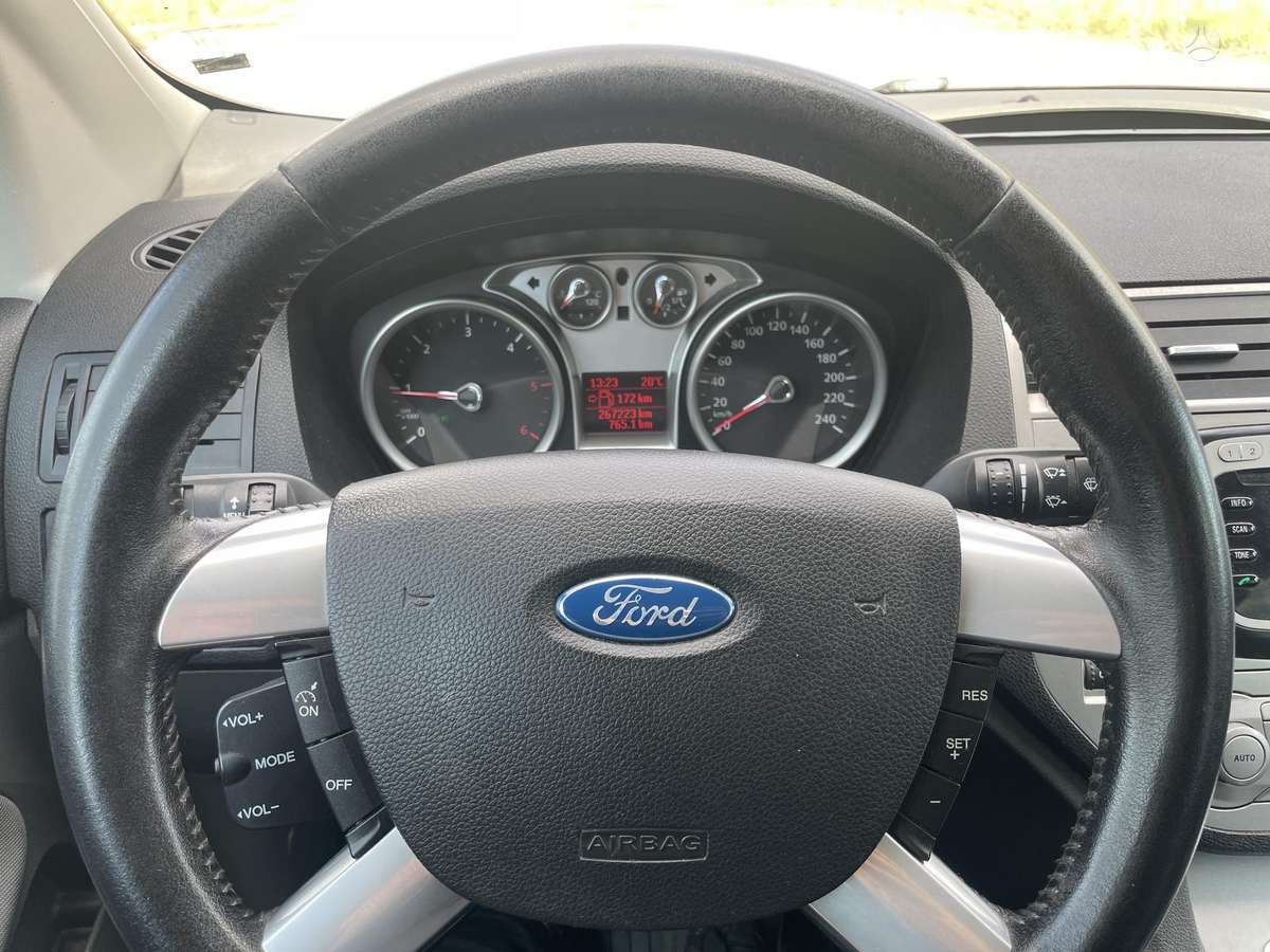 Ford Kuga 2009 — photo 12