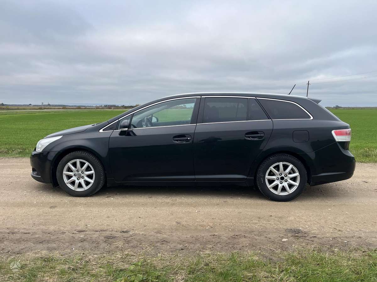 Toyota Avensis 2011 — двигун 1987 cm³, 152 HP (112kW)