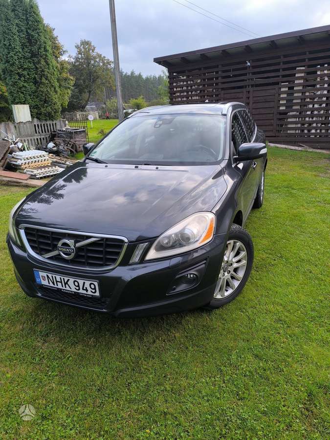 Volvo XC60 2010 — rear view