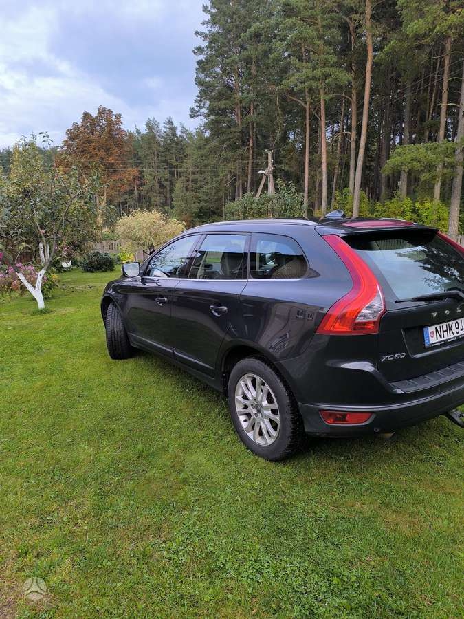 Volvo XC60 2010 — engine 2400 cm³, 177 HP (130kW)