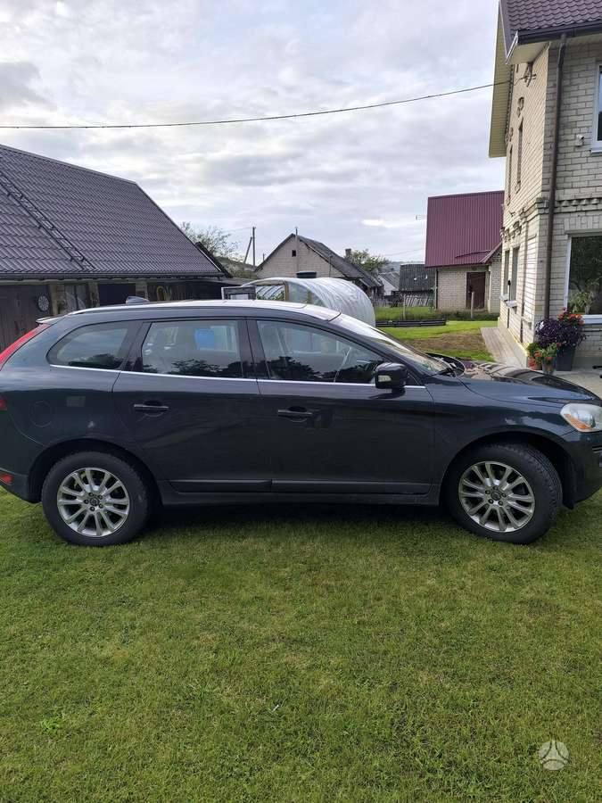 Volvo XC60 2010 — photo 7