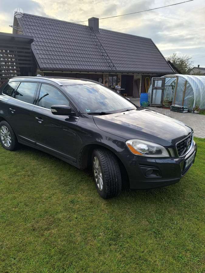 Volvo XC60 2010 — photo 8