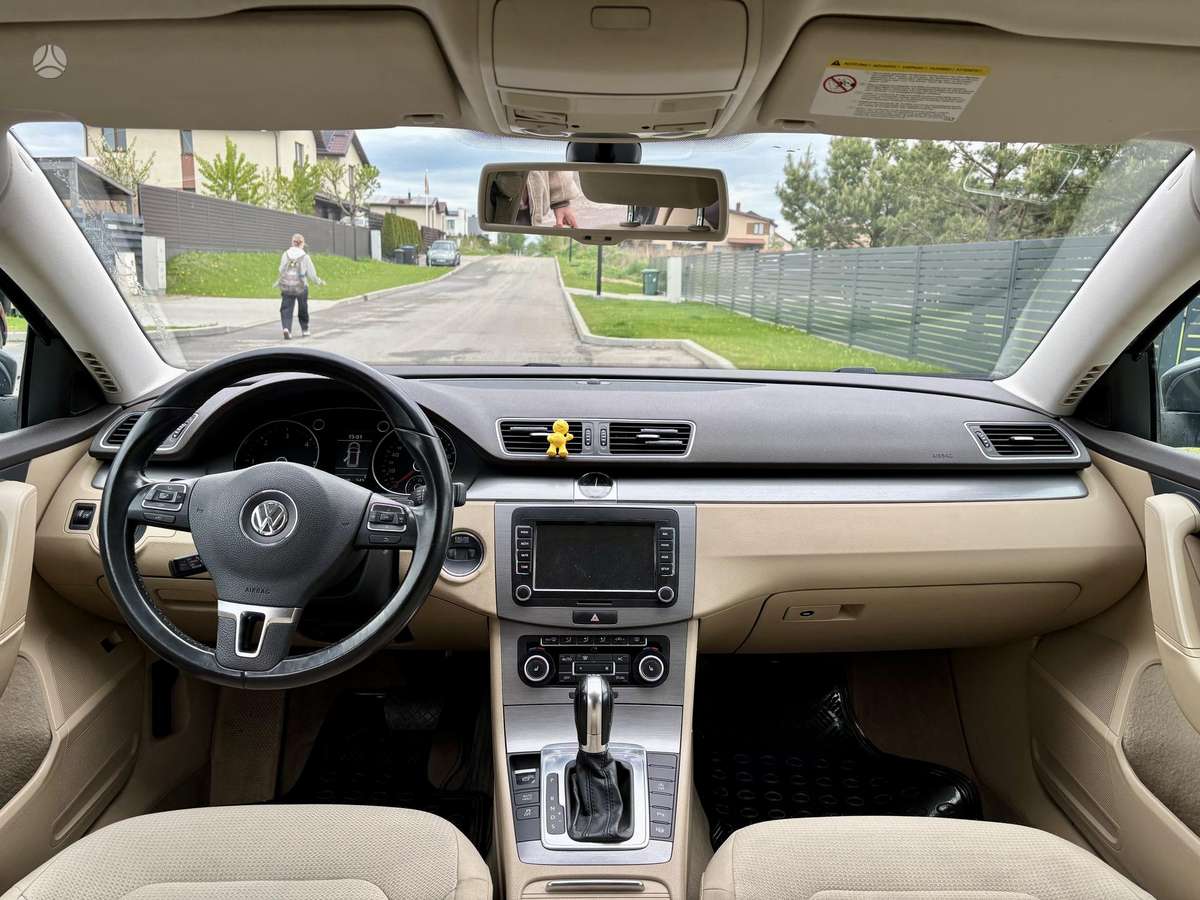 Volkswagen Passat 2011 — photo 10