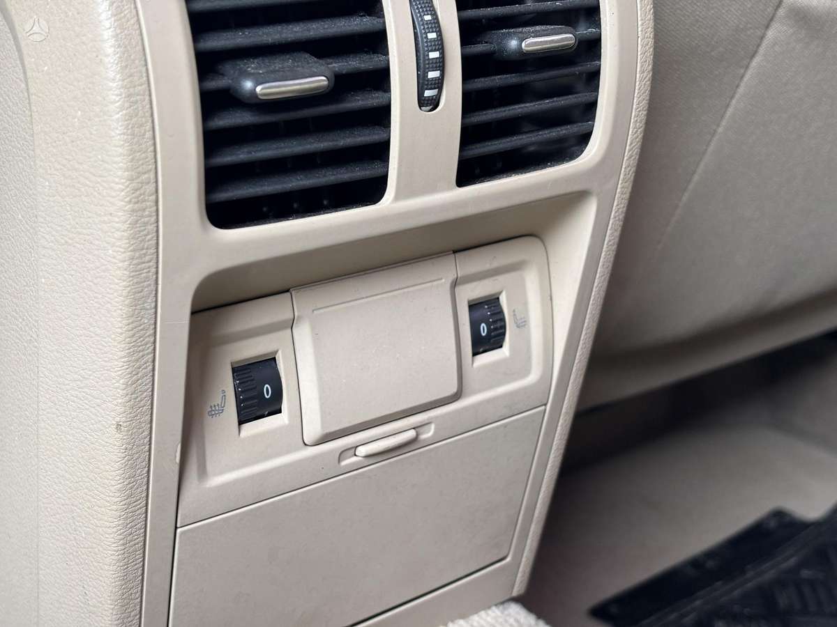 Volkswagen Passat 2011 — photo 13