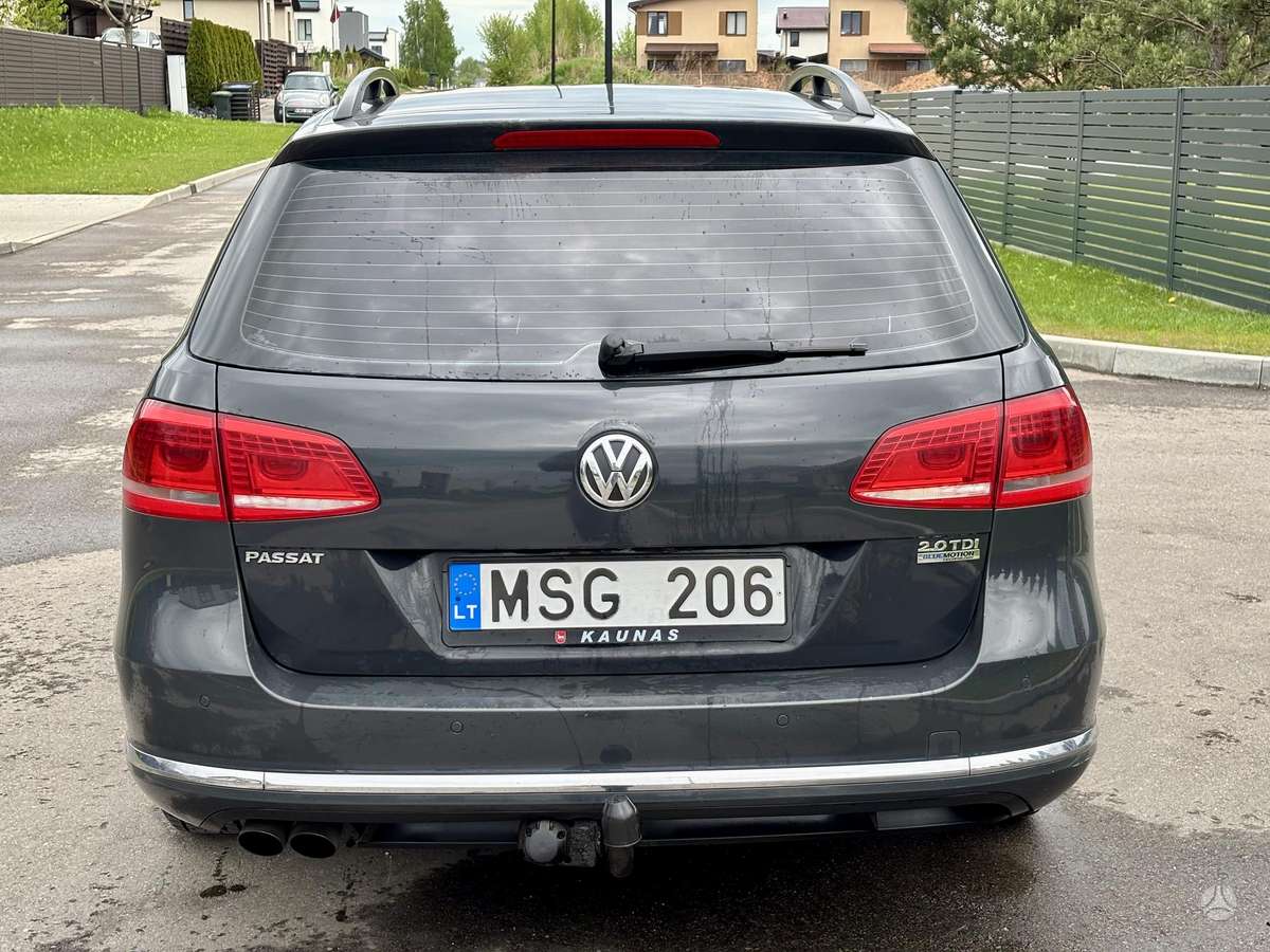 Volkswagen Passat 2011 — engine 1968 cm³, 140 HP (103kW)