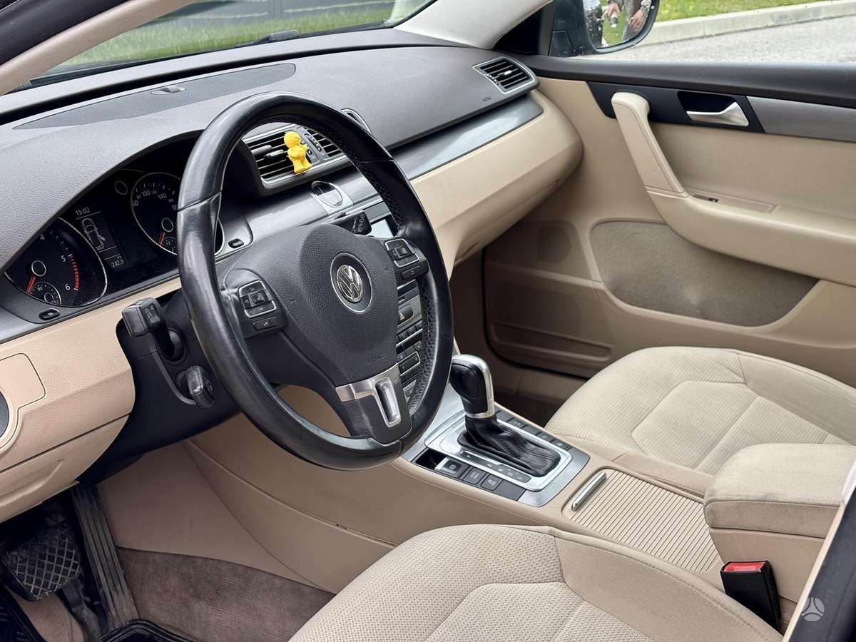 Volkswagen Passat 2011 — photo 9