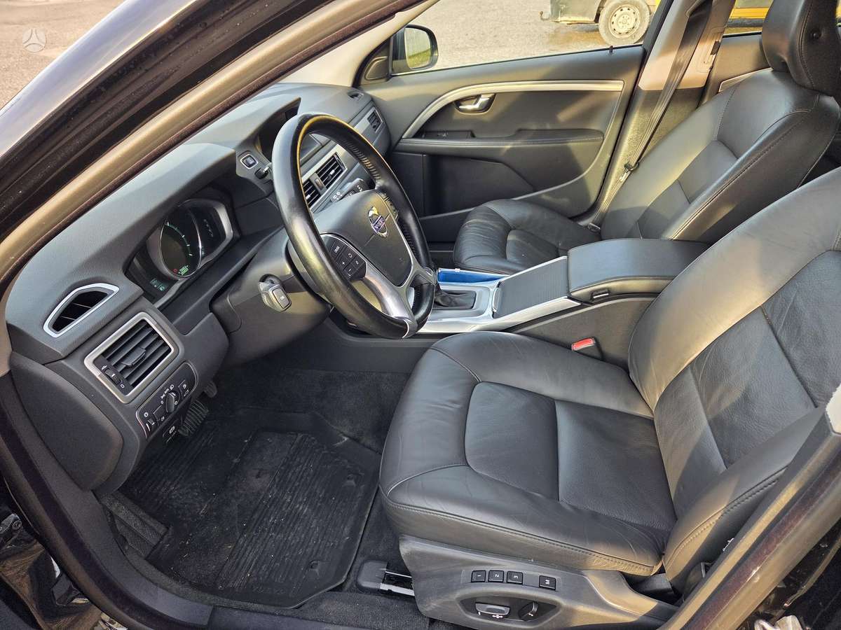 Volvo V70 2014 — photo 12