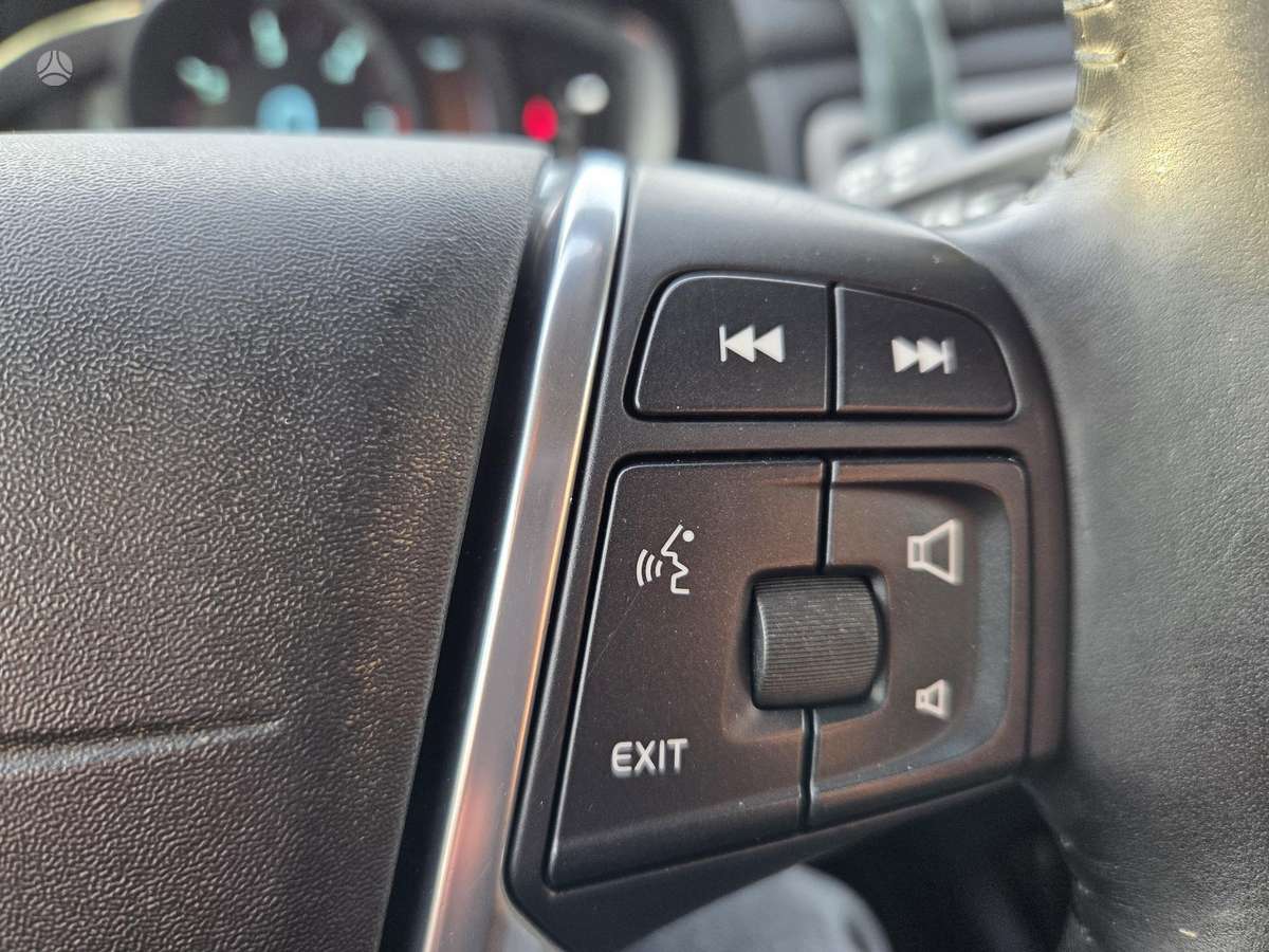 Volvo V70 2014 — photo 13