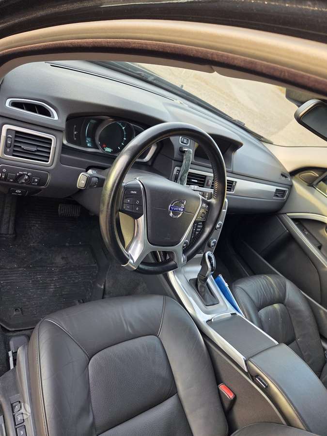 Volvo V70 2014 — photo 14