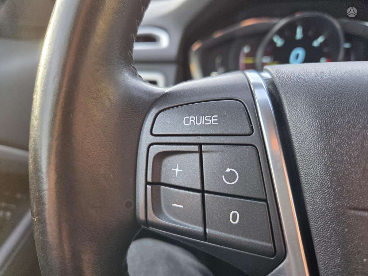 Volvo V70 2014 — photo 15