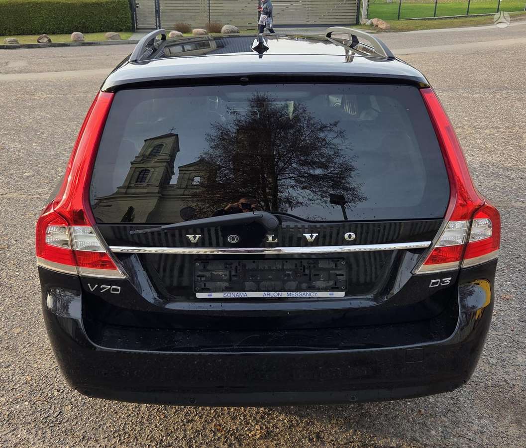 Volvo V70 2014 — rear view