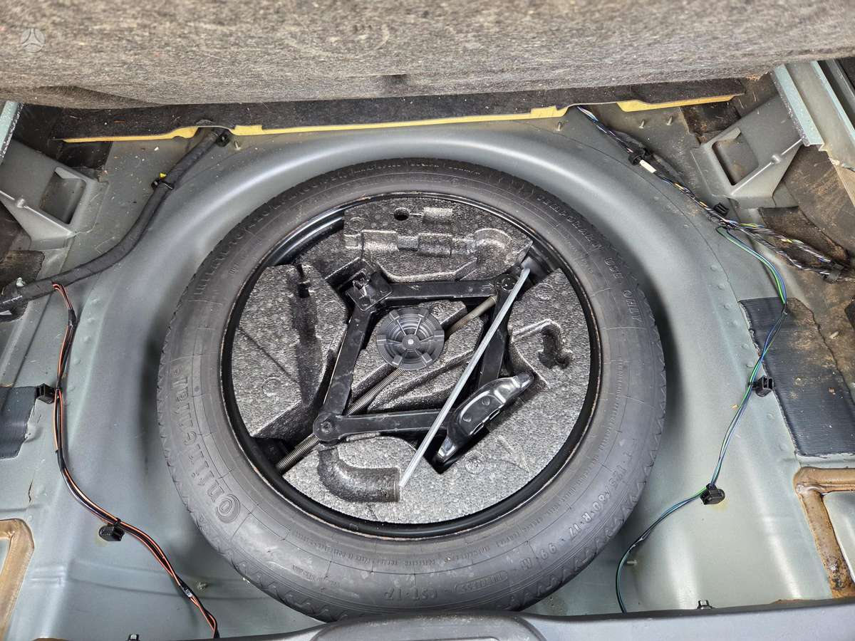 Volvo V70 2014 — photo 24