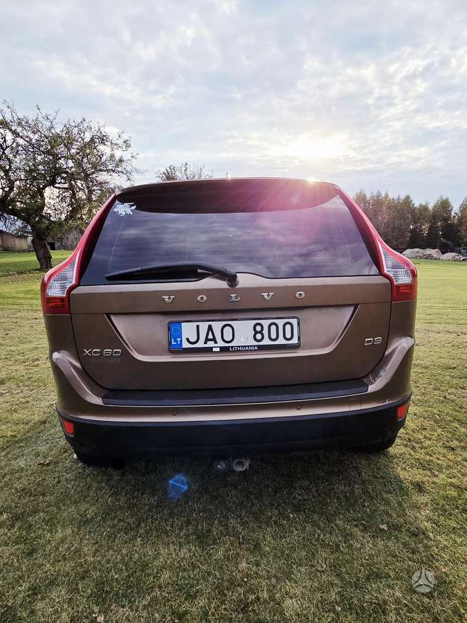 Volvo XC60 2011 — фото 16