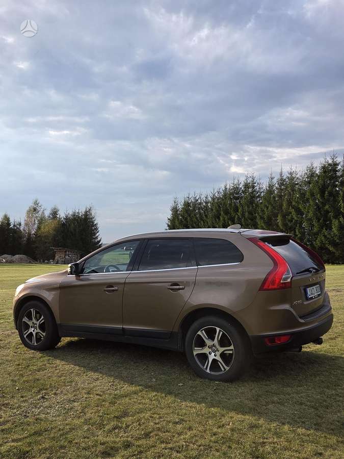 Volvo XC60 2011 — фото 27