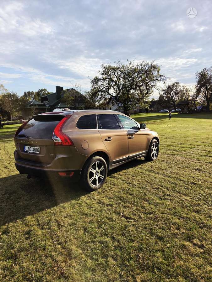 Volvo XC60 2011 — двигун 1984 cm³, 163 HP (120kW)