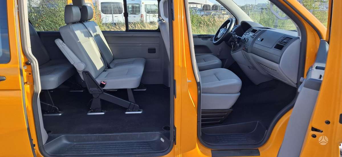 Volkswagen Caravelle 2007 — photo 12