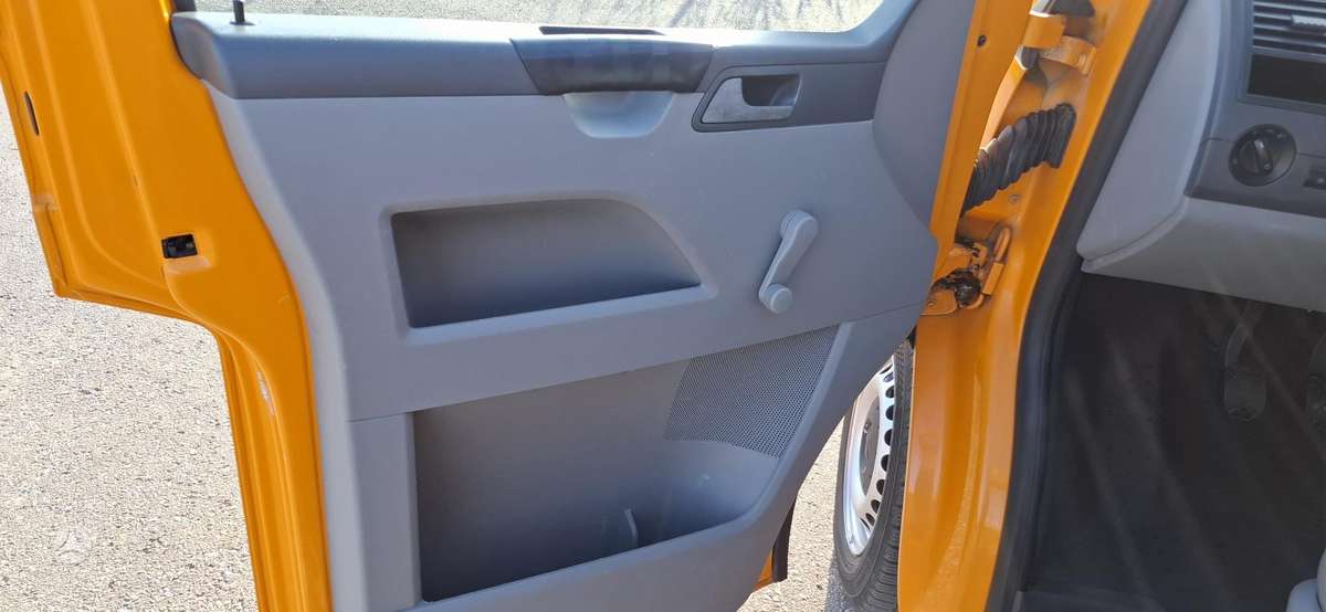 Volkswagen Caravelle 2007 — photo 15