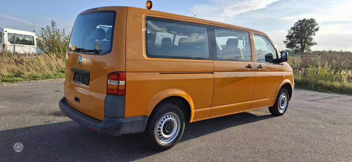 Volkswagen Caravelle 2007 — interior